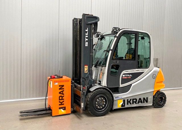 Explosion-proof STILL RX60-40 forklift inside a hall