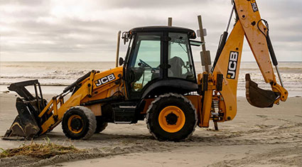 Advantages of a Backhoe loader for rent