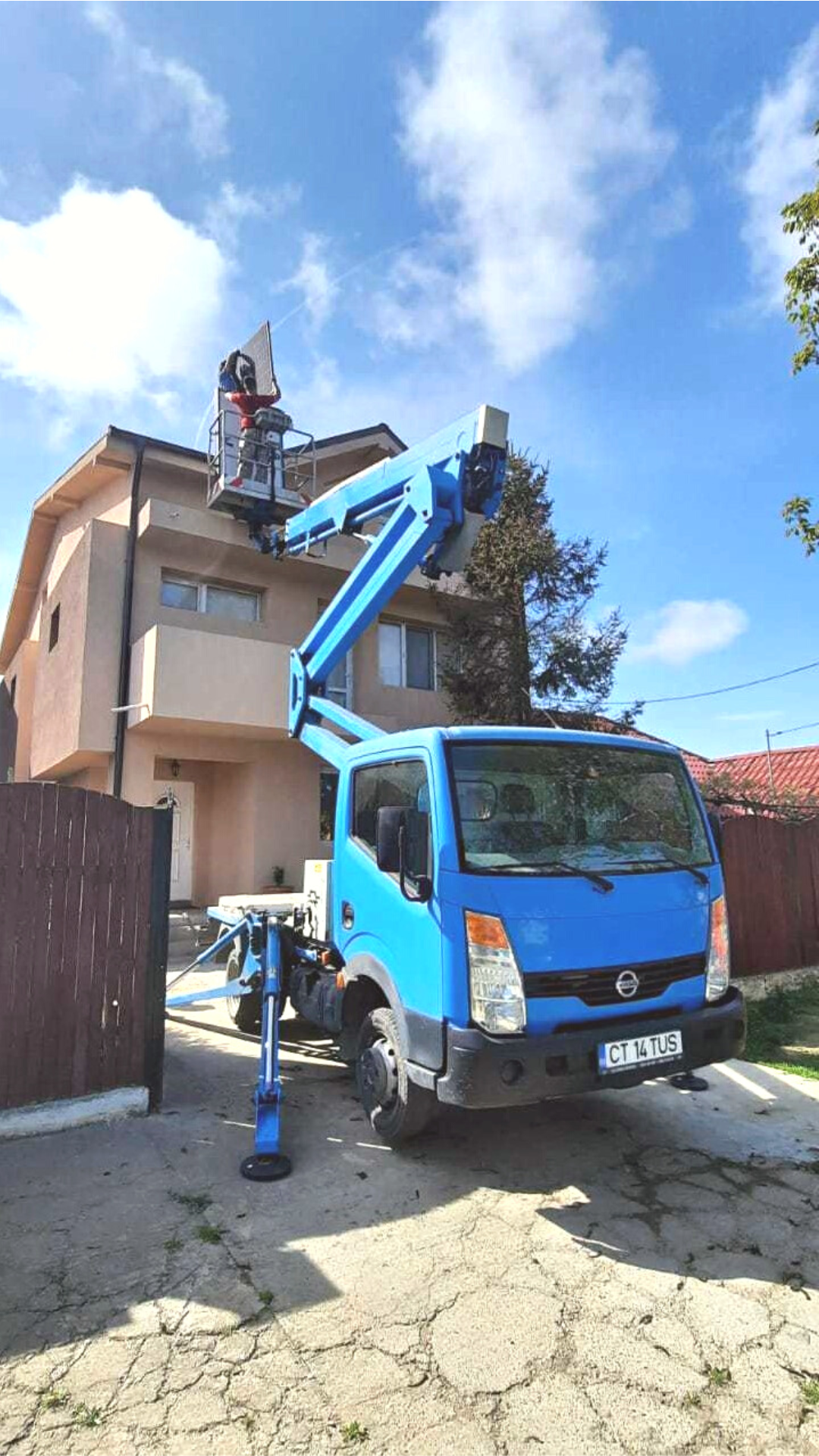 Aerial Working Platform Rental for Installing Solar Panels