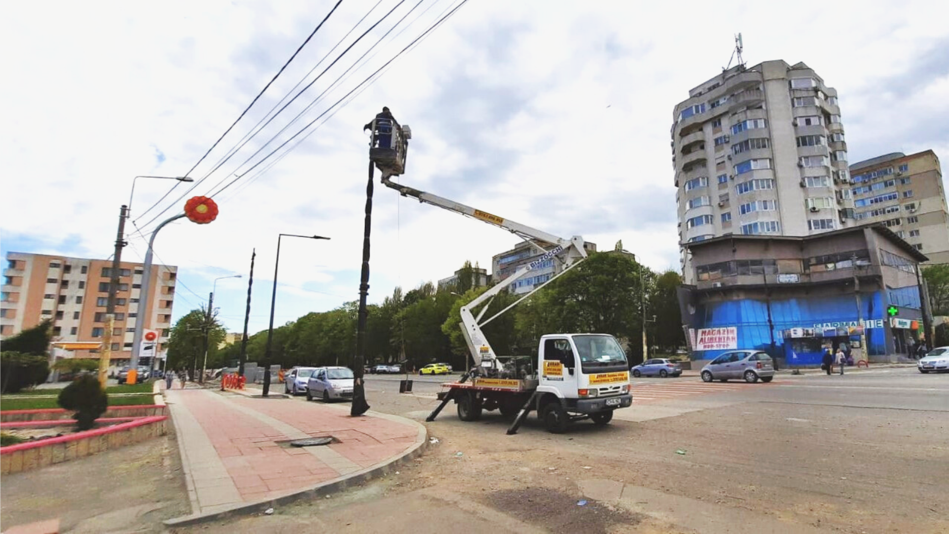 Echiparea stâlpilor de iluminat cu Nacela PRB