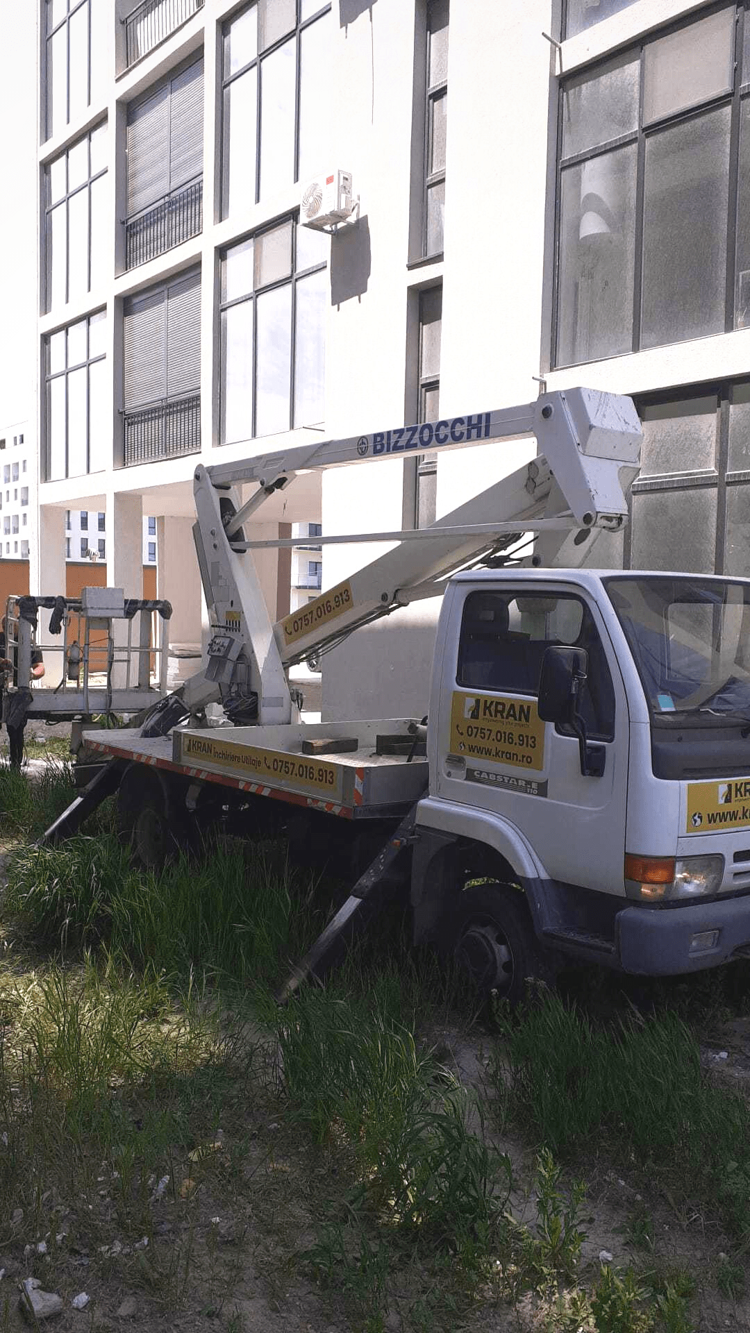 A/C units installation with a Truck-Mounted Boom Lift