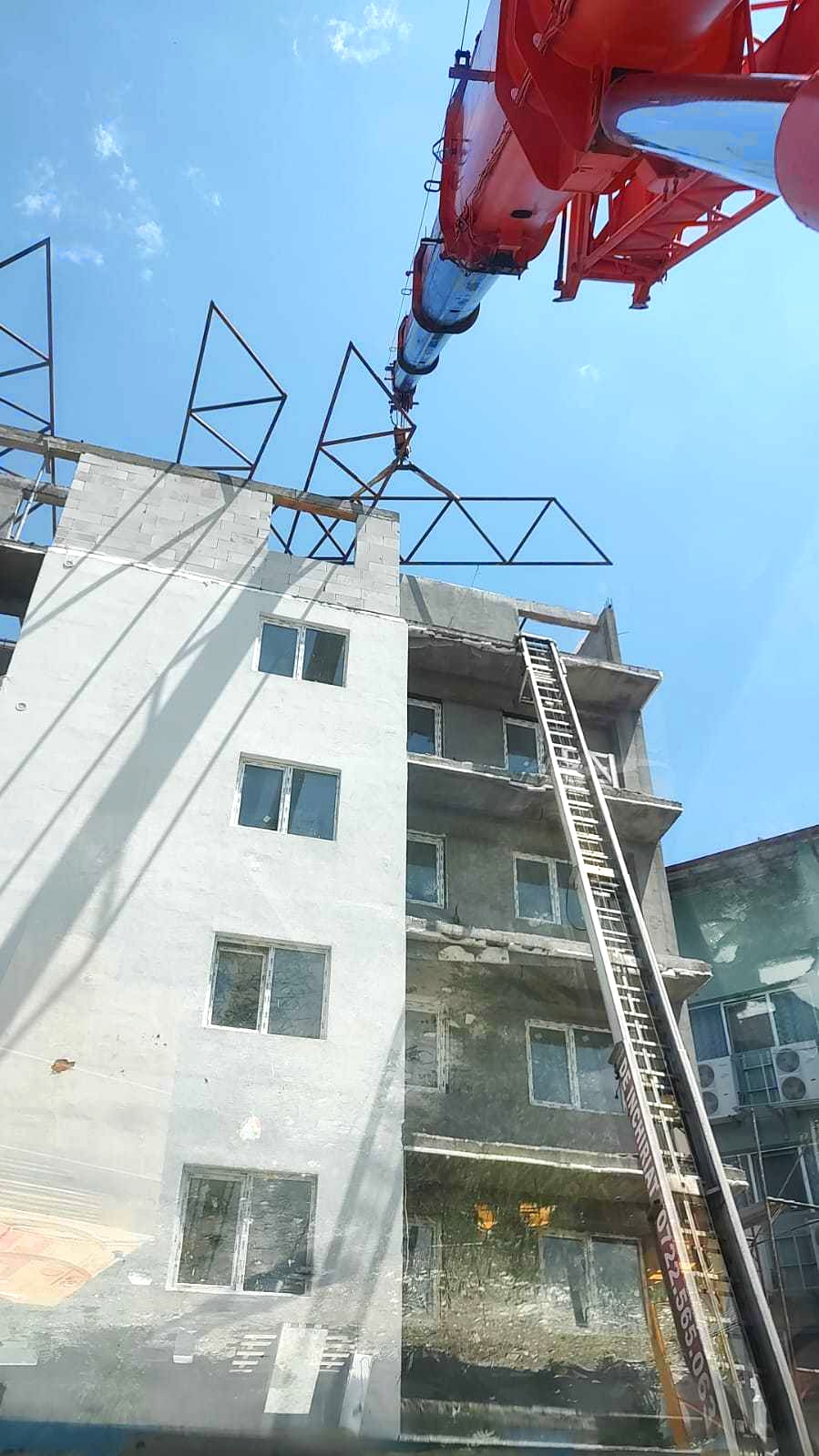 Lifting Trusses in Construction using an All-Terrain Crane