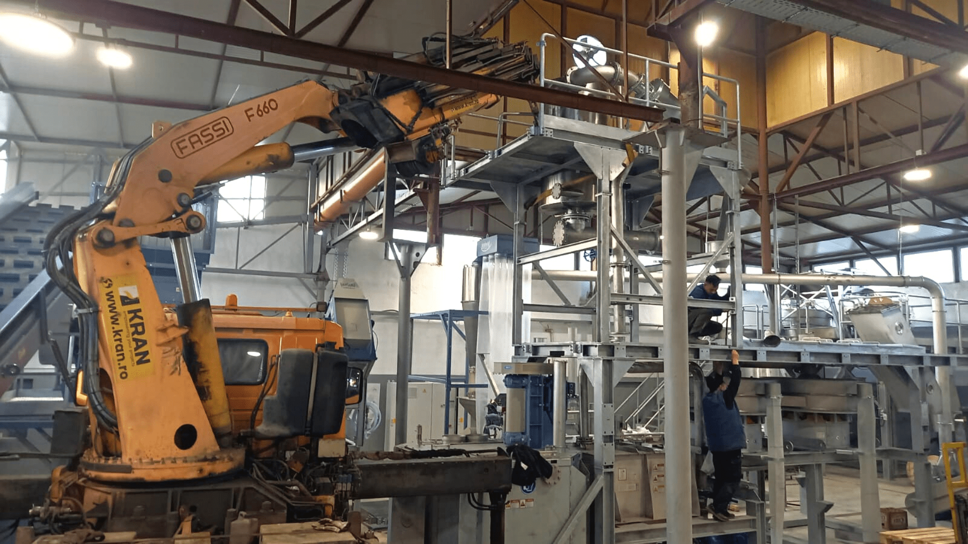 Unloading an Extruder with Crane Rental Service