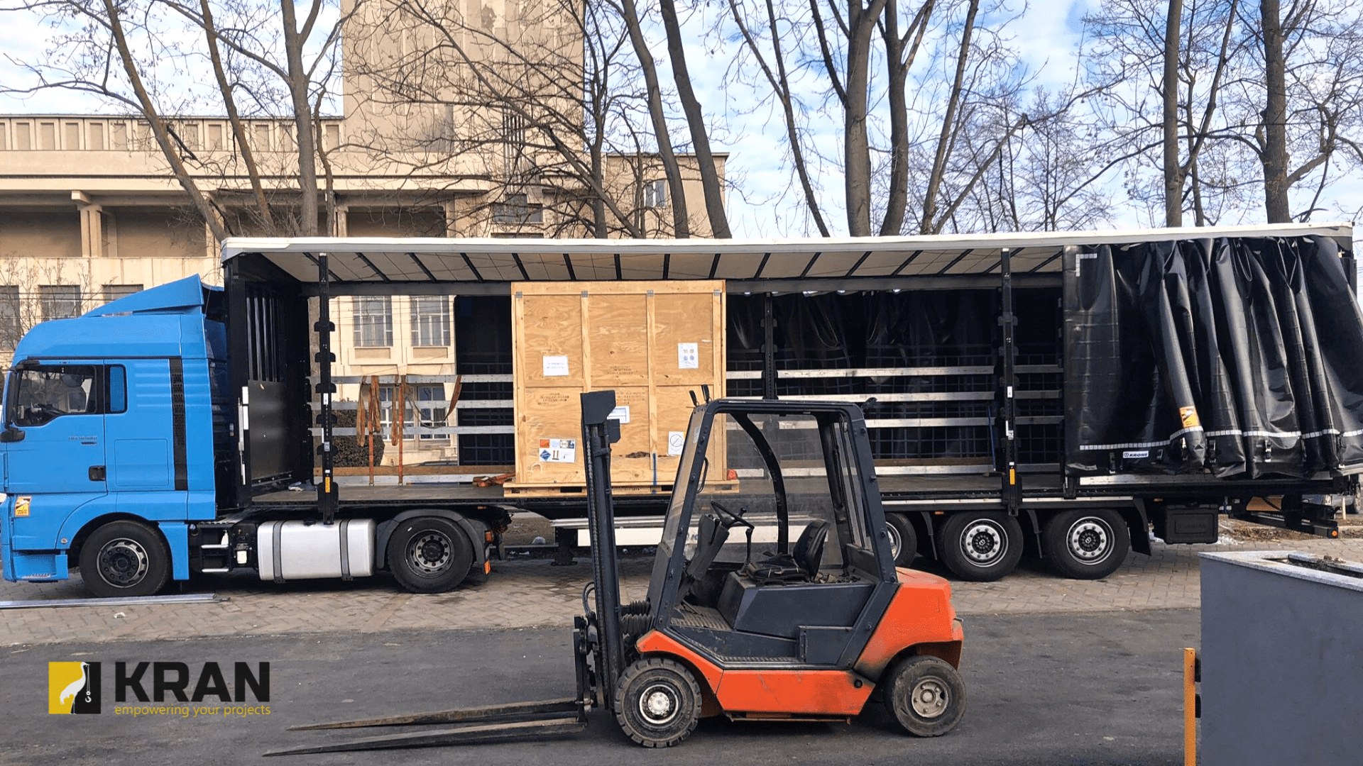 Unloading a medical equipment with a forklift rental service
