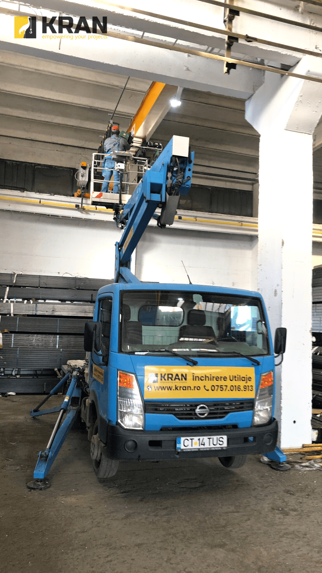 lifting a worker using a boom lift