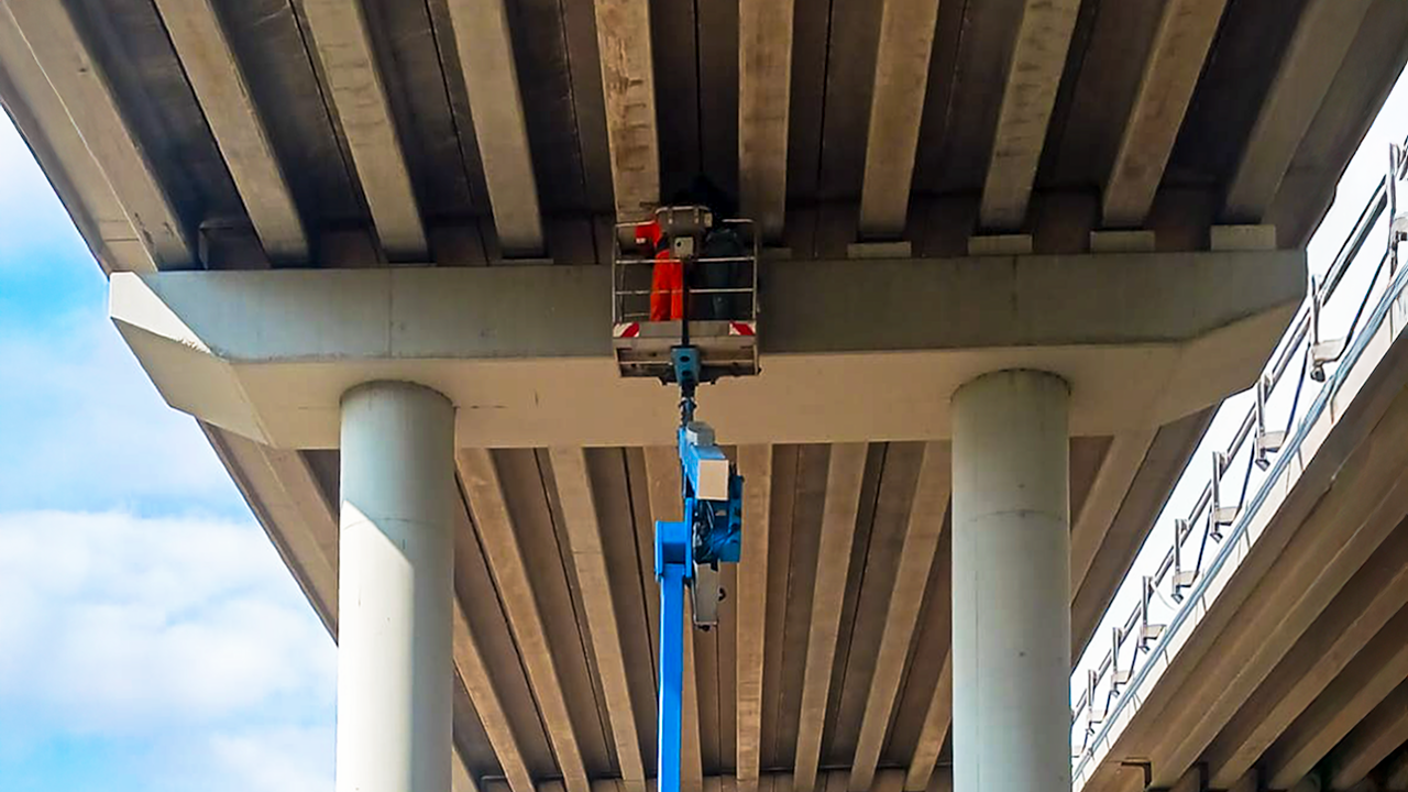 Lucrări cu platformă aeriană – Viaduct Autostrada A2, km 198+200